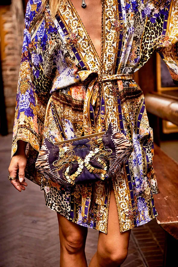 CLASPED CLUTCH DRAGON LADY