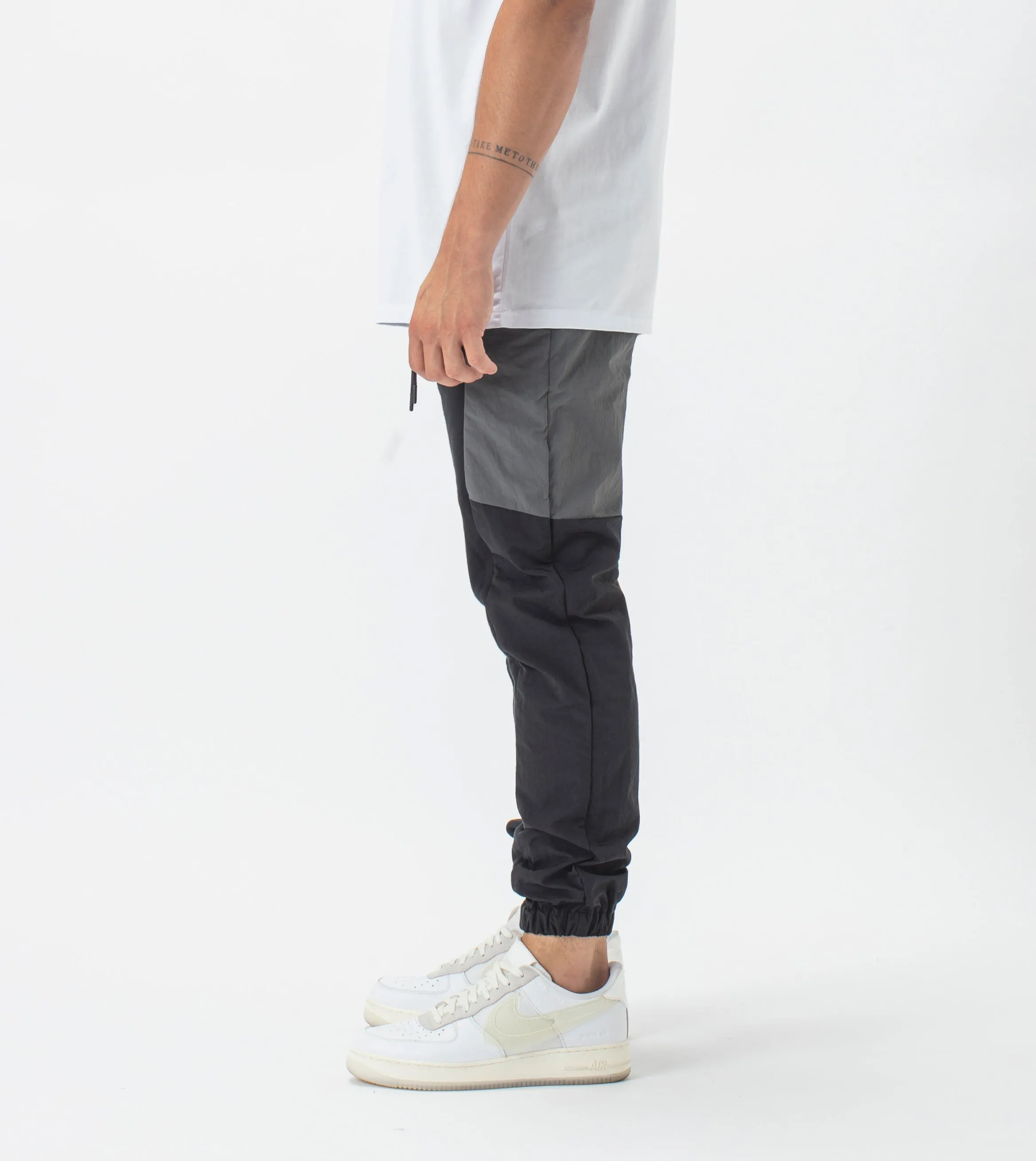 Jumpa Track Jogger Black