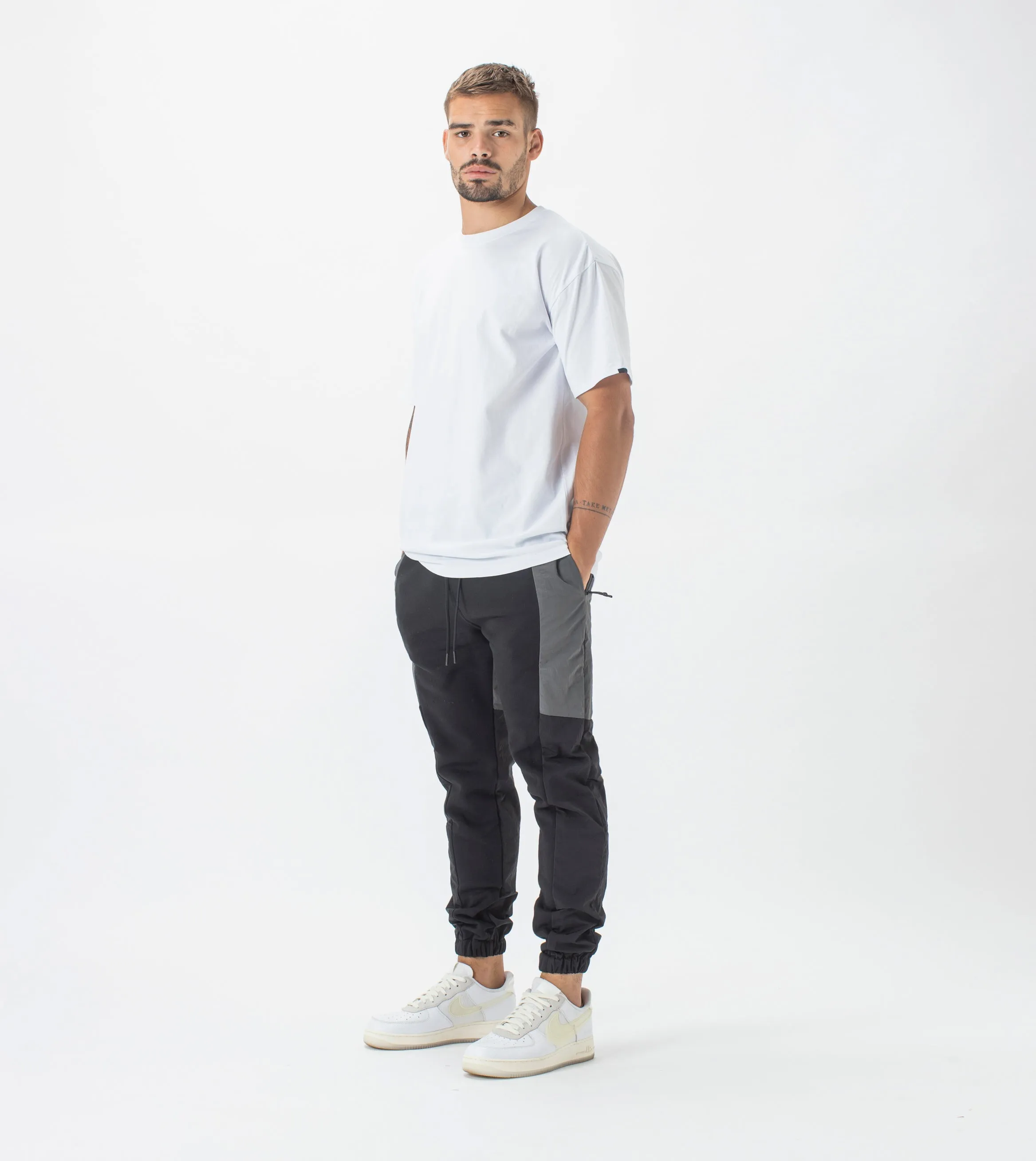 Jumpa Track Jogger Black