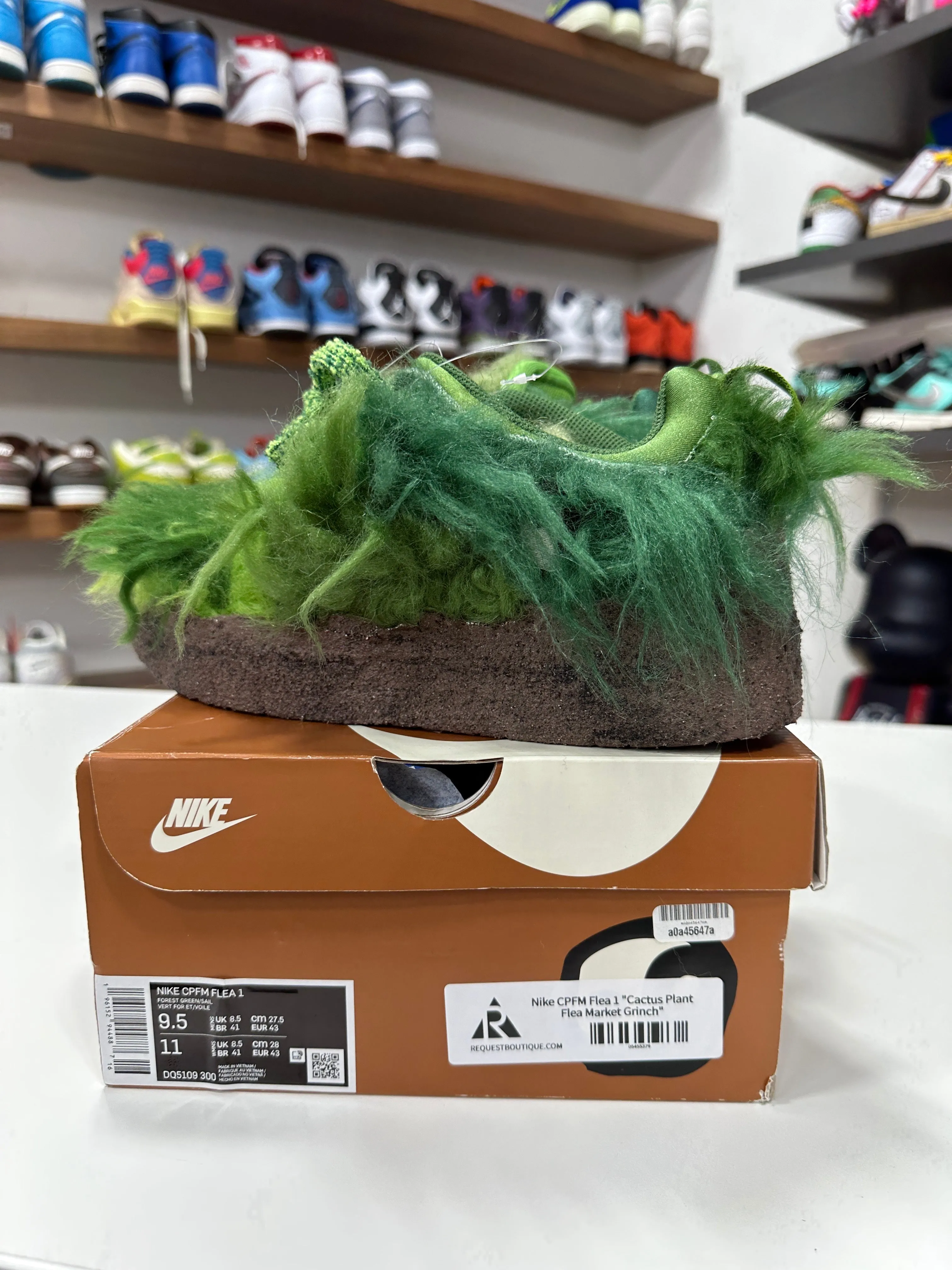 Nike Flea One Overgrown Sz 9.5