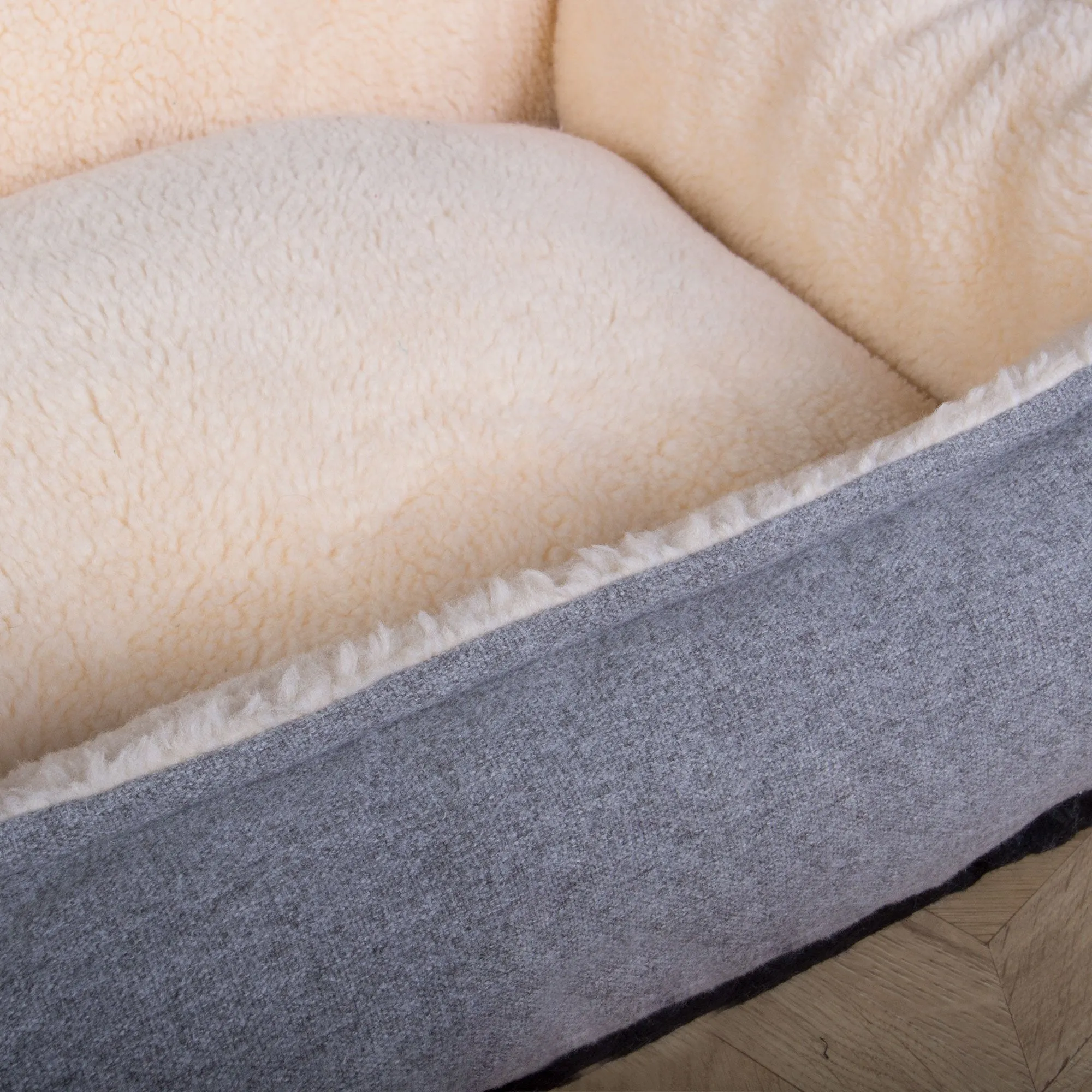 The Nest - Orthopedic Memory Foam Dog Bed - Interalli Lambswool Silver