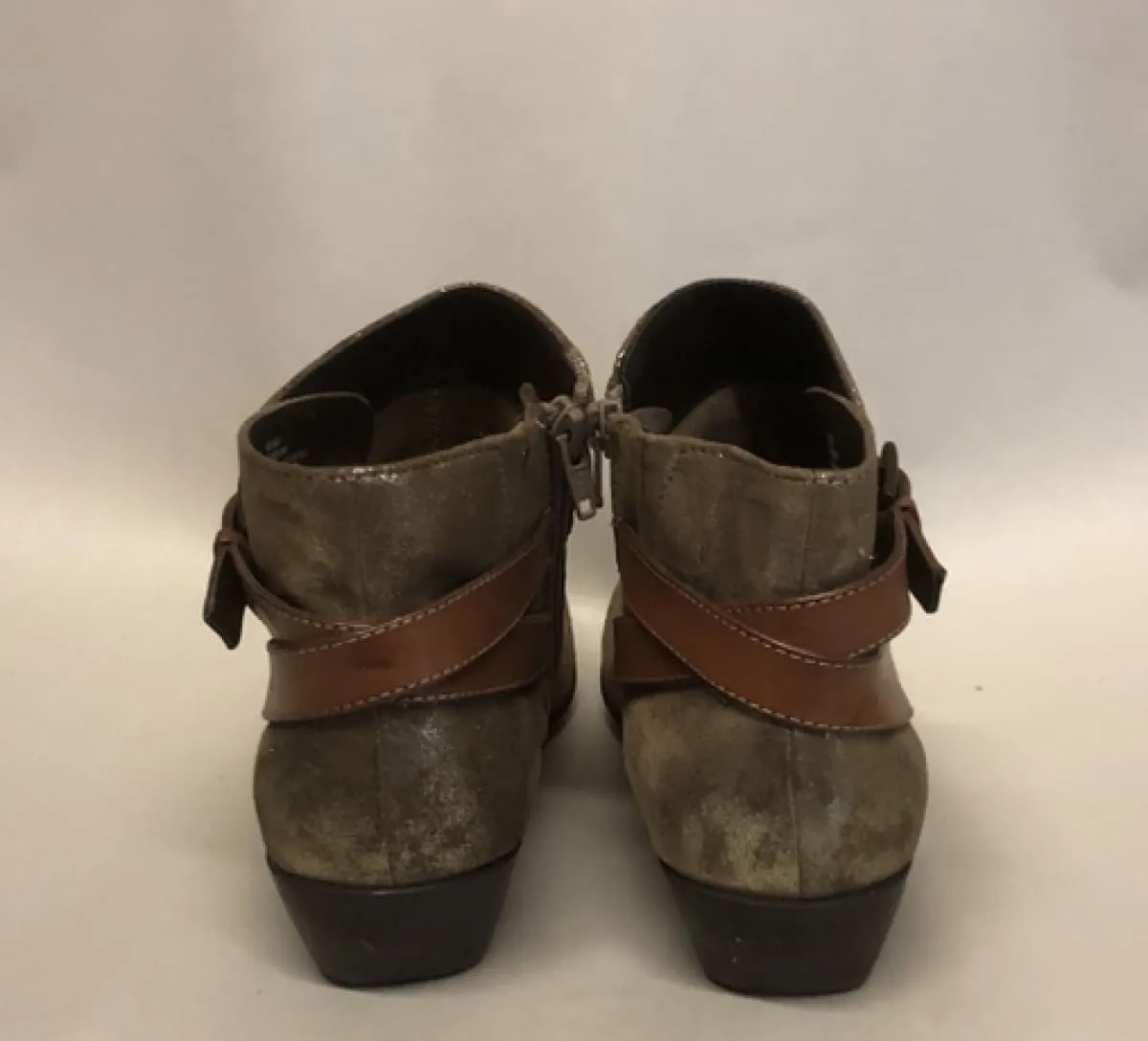 Women's Comfortiva •Ryder• Buckle Strap Bootie -Size 8W-  Anthracite Leather