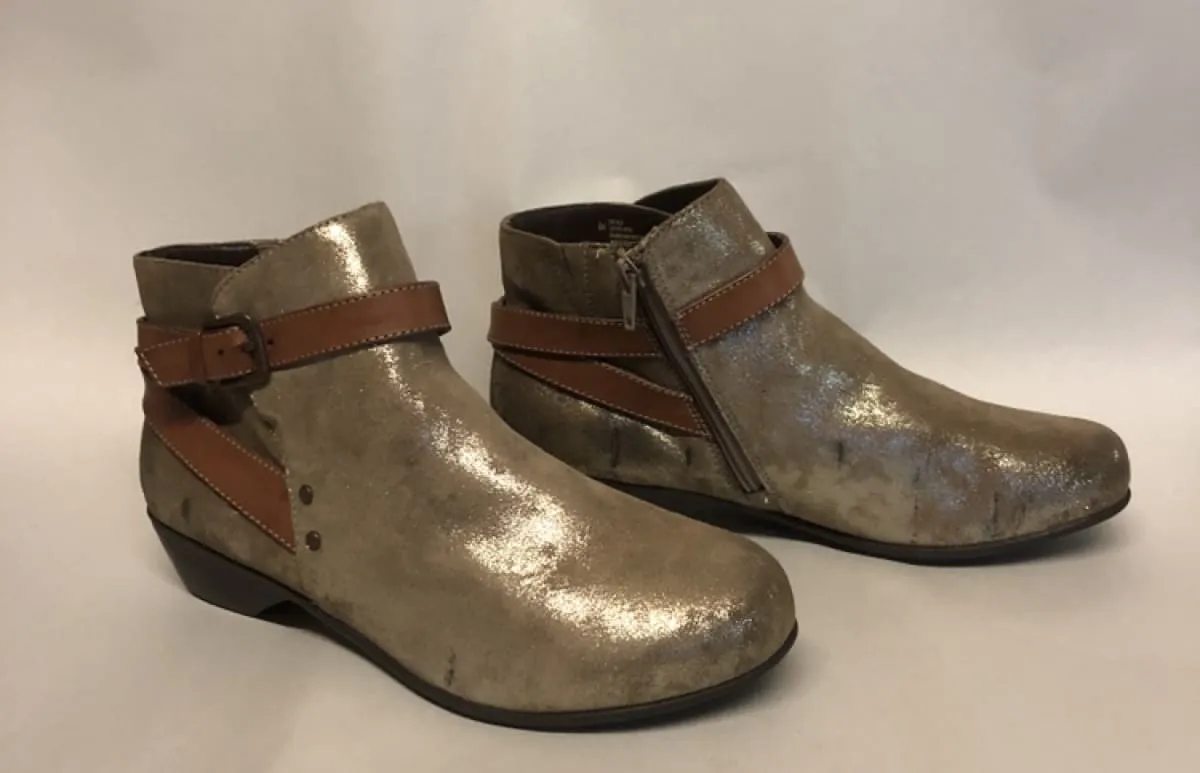 Women's Comfortiva •Ryder• Buckle Strap Bootie -Size 8W-  Anthracite Leather