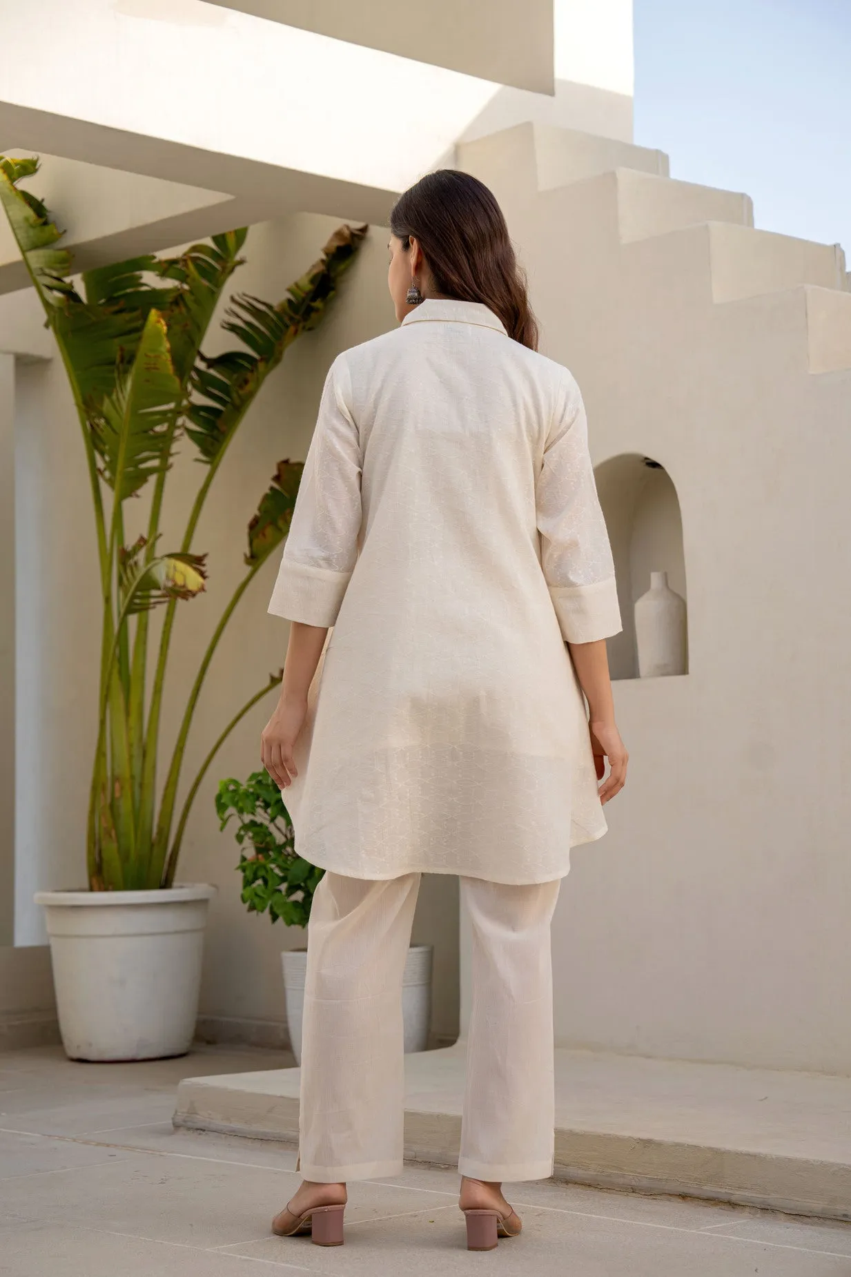 Women's Off-White Cotton Dobi Thread Embroidery Kurta with Pant